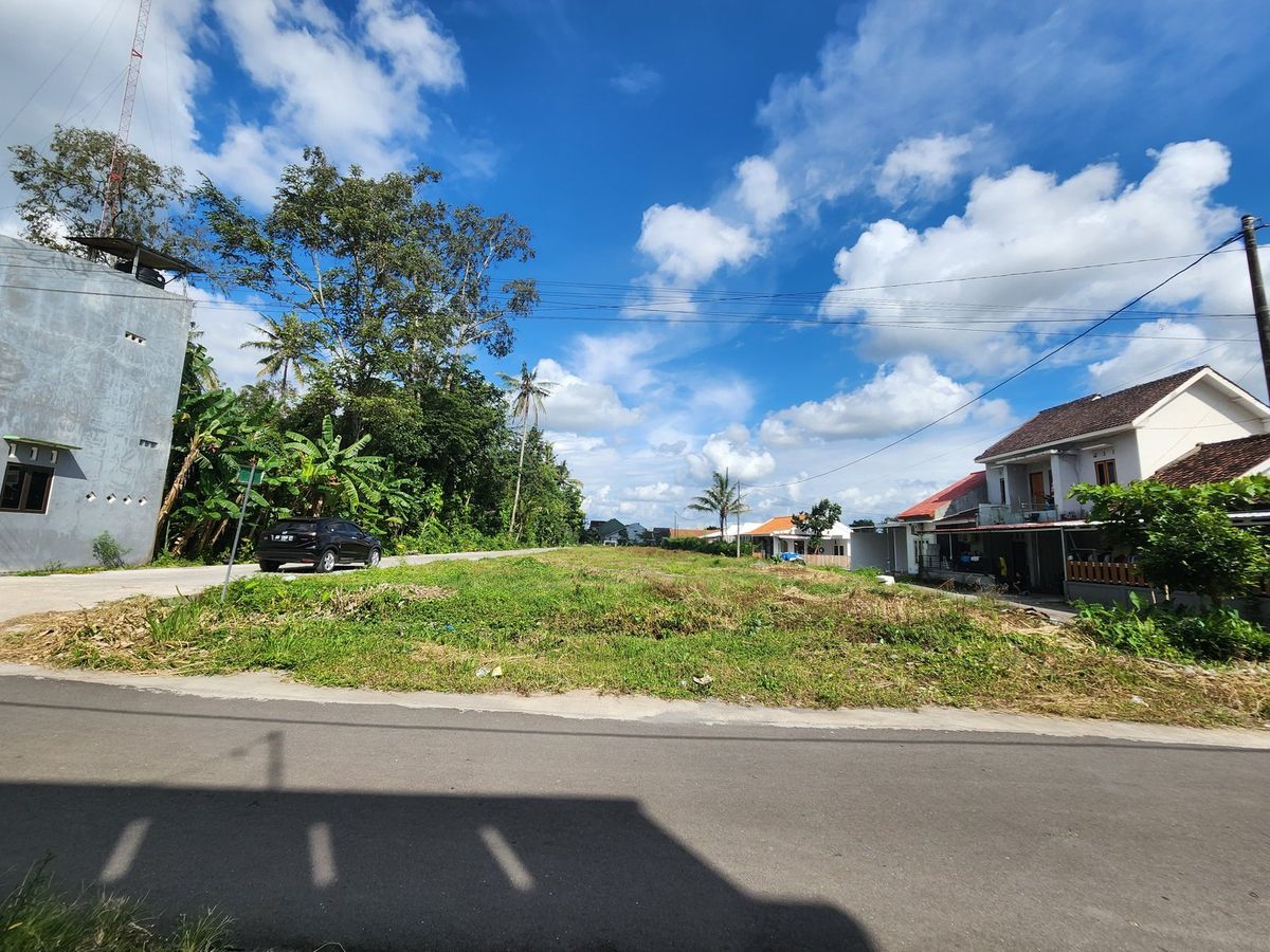 5 Menit UPN Jogja! Tanah SHM Sleman Cocok Hunian, Investasi, Akses Lebar 5 Menit UPN Jogja! Tanah SHM Sleman Cocok Hunian, Investasi, Akses Lebar di Kabupaten Sleman — foto 1 dari 17