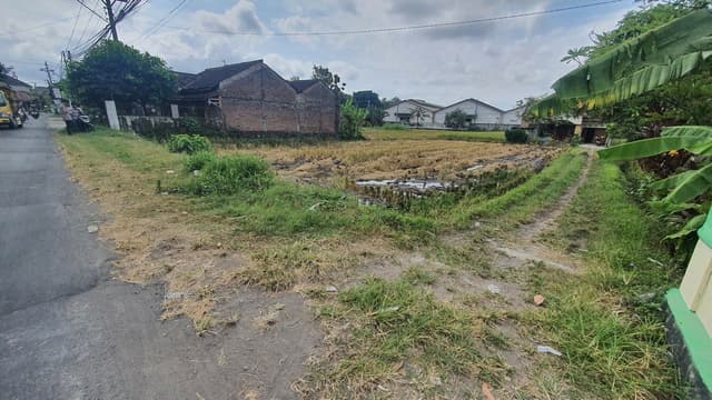 Dekat Bandara Adisucipto Dijual Rumah Free Kolam Renang Dekat Bandara Adisucipto Dijual Rumah Free Kolam Renang di Kabupaten Sleman — foto 4 dari 5