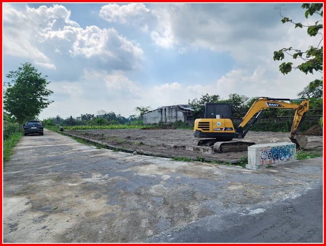 Dekat Pasar Gentan Jakal km 10, Dijual Tanah Jogja ; SHM Pekarangan di Kabupaten Sleman — Rp 990 jt