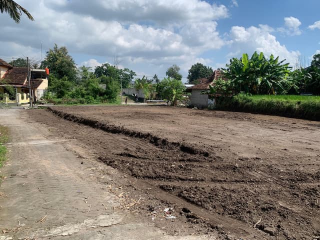 Dekat Pasar Gentan Kavling Premium Lokasi Asri di Kabupaten Sleman — Rp 571 jt
