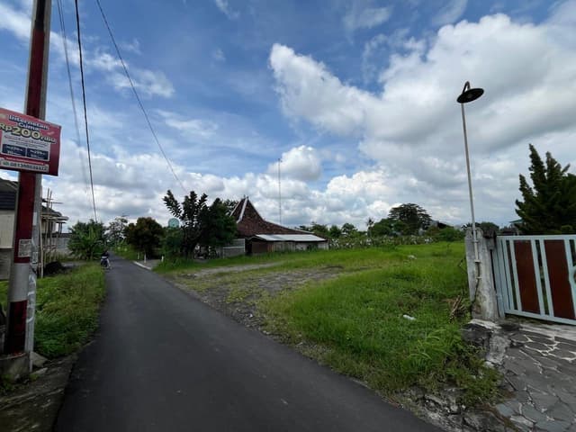 Dekat UGM, Tanah di Jl Kaliurang Km 8, SHM Pekarangan di Kabupaten Sleman — Rp 5,5 jt/m²