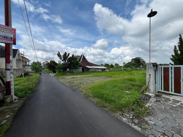 Dekat UGM, Tanah di Jl Kaliurang Km 8, SHM Pekarangan Dekat UGM, Tanah di Jl Kaliurang Km 8, SHM Pekarangan di Kabupaten Sleman — foto 2 dari 11