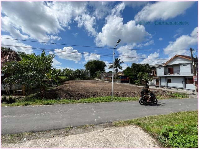 Jalan kaliurang km 9 Rumah 2 lantai di utara UGM akses papasan Jalan kaliurang km 9 Rumah 2 lantai di utara UGM akses papasan di Kabupaten Sleman β foto 3 dari 8