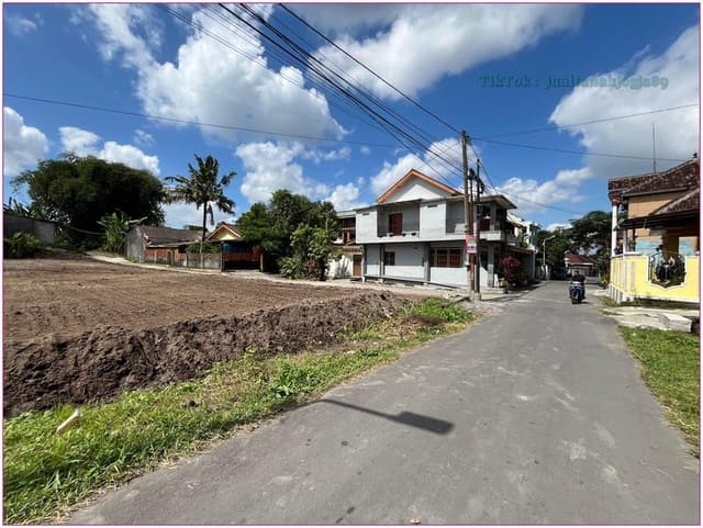 Jalan kaliurang km 9 Rumah 2 lantai di utara UGM akses papasan Jalan kaliurang km 9 Rumah 2 lantai di utara UGM akses papasan di Kabupaten Sleman β foto 4 dari 8