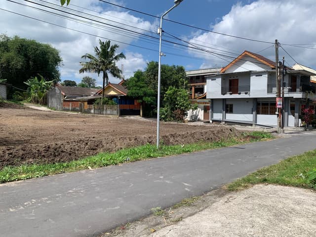 Jl. Kaliurang Km. 10, Gentan, Sardonoharjo, Ngaglik, Sleman, Yogyakarta Jl. Kaliurang Km. 10, Gentan, Sardonoharjo, Ngaglik, Sleman, Yogyakarta di Kabupaten Sleman β foto 4 dari 4