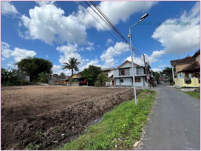 Rumah 2 lantai di jl kaliurang km 9 bangunan baru type Tropis Rumah 2 lantai di jl kaliurang km 9 bangunan baru type Tropis di Kabupaten Sleman β foto 2 dari 4
